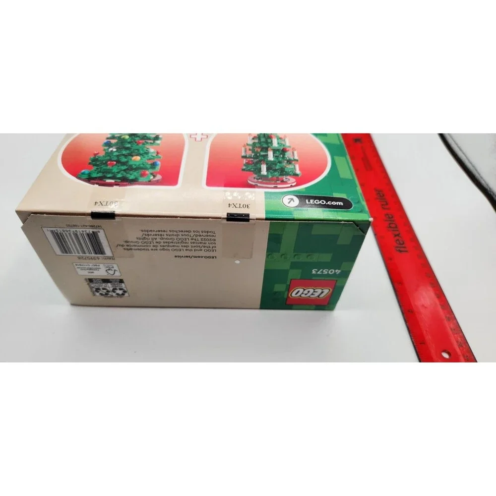 LEGO Seasonal Christmas Tree (40573) Rebuild 2 in 1  784 pieces